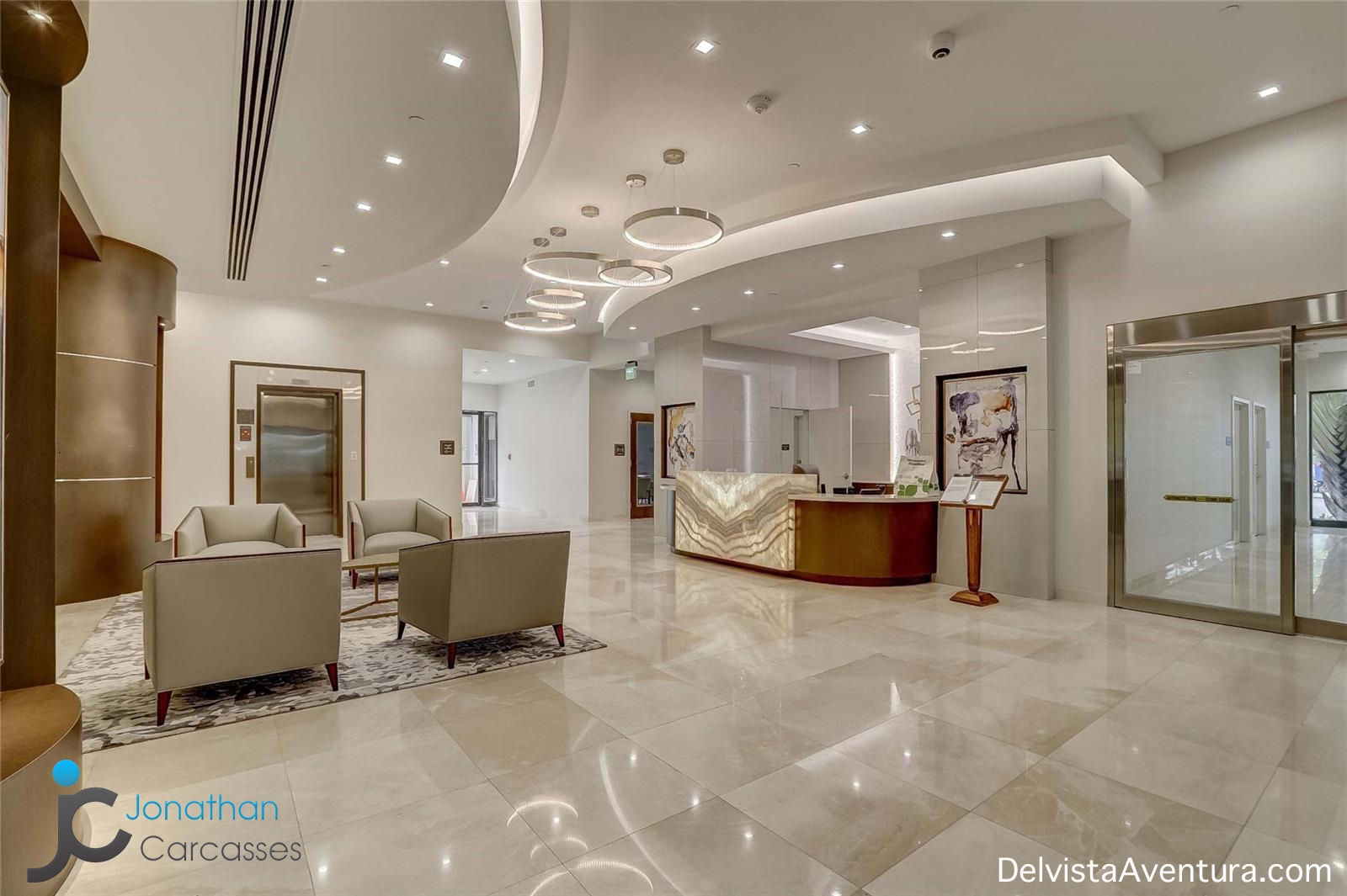 Delvista Aventura Lobby